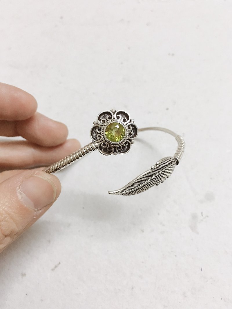 橄榄石 羽毛造型 手环 尼泊尔 手工制 925纯银 - 手链/手环 - 半宝石 绿色