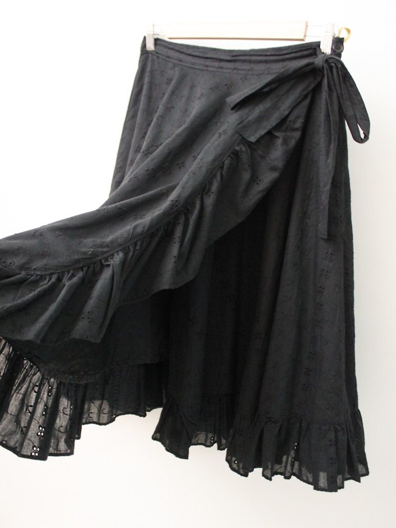 复古欧洲田园风黑色小花刺绣片裙古着长裙 European Vintage Skirt - 裙子 - 棉．麻 黑色
