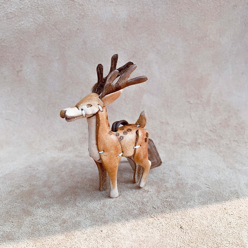 动物森林-梅花鹿-真皮植鞣 皮革钥匙圈 吊饰  动物造型 - 钥匙链/钥匙包 - 真皮 咖啡色