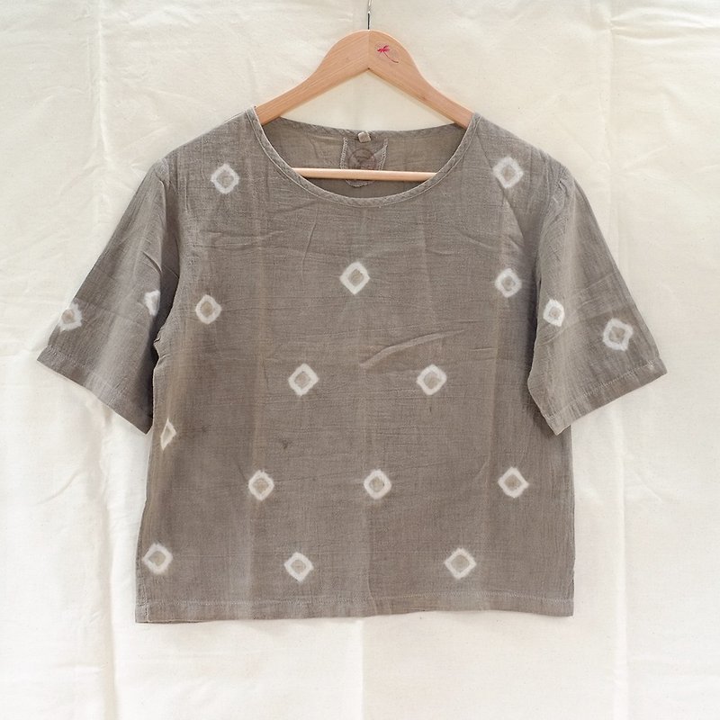 linnil: Grey dots indigo shirt / ebony fruit dye - 女装上衣 - 棉．麻 灰色