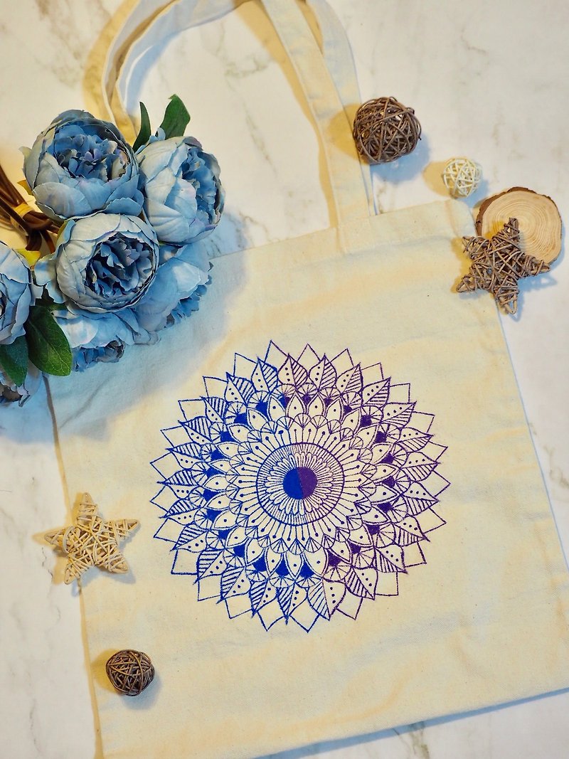 手绘 帆布袋 手绘袋 本土 Henna Mandala 彩绘 汉娜 曼陀罗 禅绕 - 侧背包/斜挎包 - 棉．麻 白色