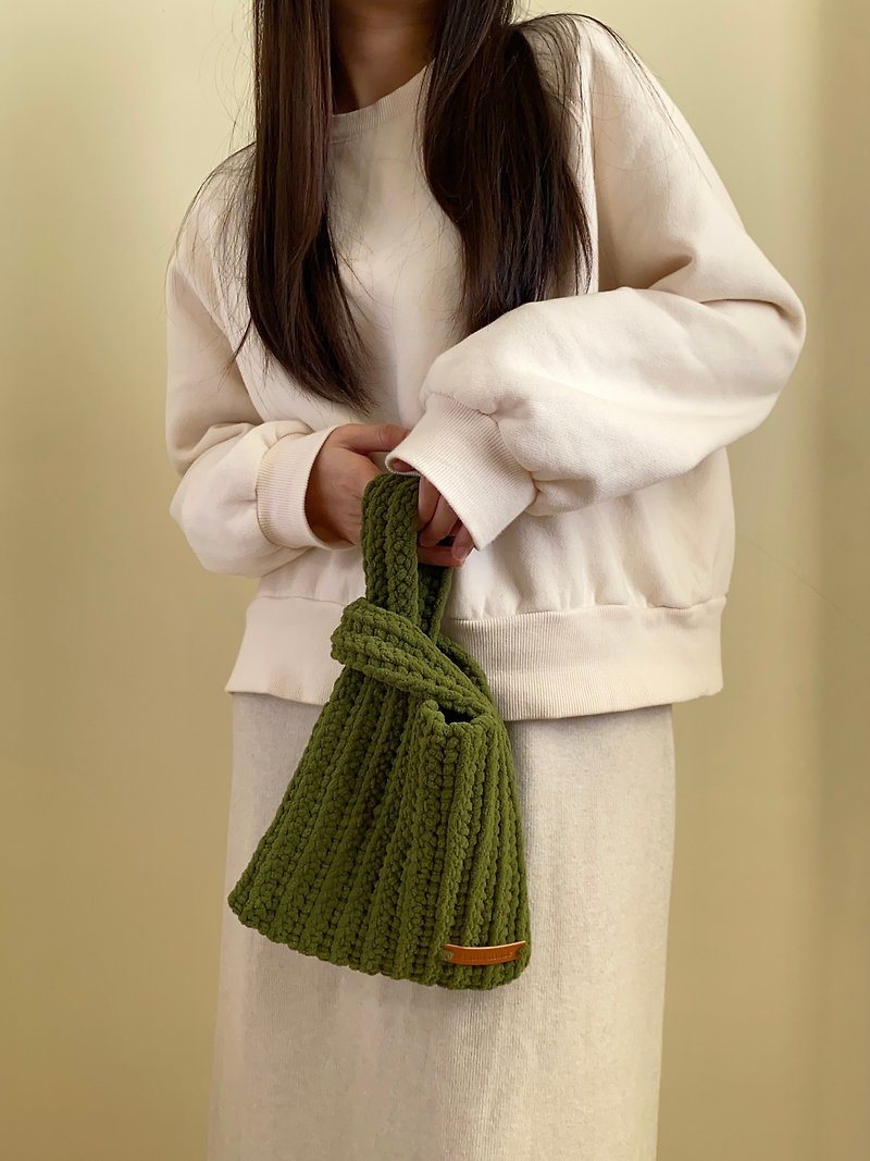 ZHII studio 暖绵毛线日式手腕包 手提袋 手工包 - 手提包/手提袋 - 聚酯纤维 绿色