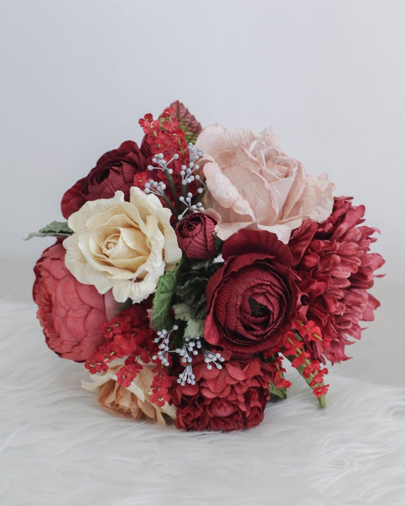 BURGUNDY LOVE Small Flower Bouquet Handmade Paper Flowers - 木工/竹艺/纸艺 - 纸 红色