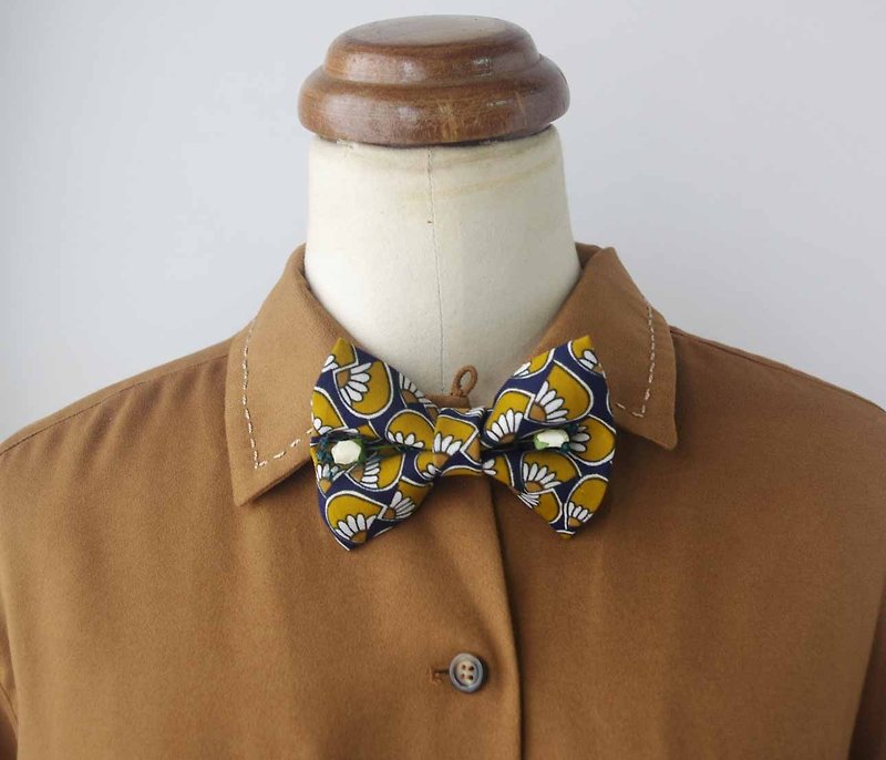 Papa's Bow Tie- 古董布花领带改制手工领结-曼谷花-玫瑰版 - 领带/领带夹 - 聚酯纤维 黄色