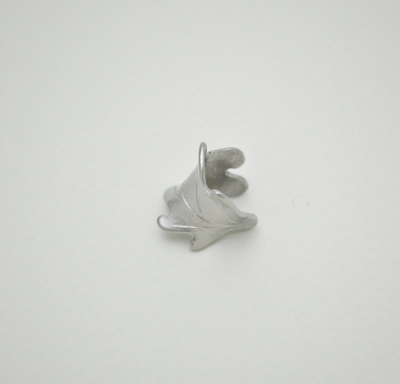锡作系列-秋天来了·锻敲·雕刻·叶·白栎·纯锡耳骨夹 - 耳环/耳夹 - 其他金属 银色
