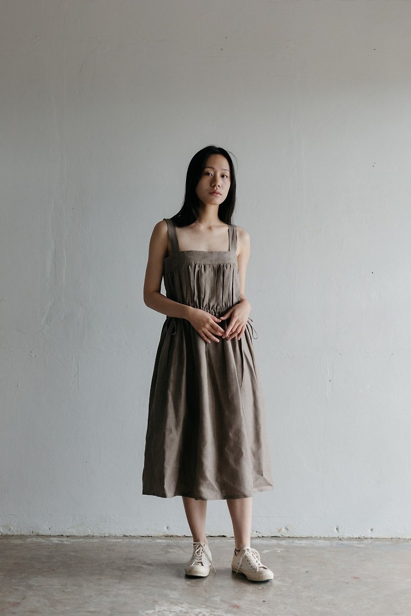 【Off-Season Sales】Line Overalls Dress in Khaki Chambray - 洋装/连衣裙 - 棉．麻 卡其色