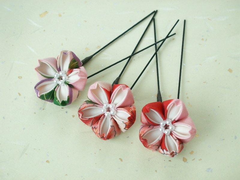 【再販】つまみ細工　古布で作った桜の髪飾りの３点セット 柄桃　お花見にぴったり - 发饰 - 丝．绢 粉红色