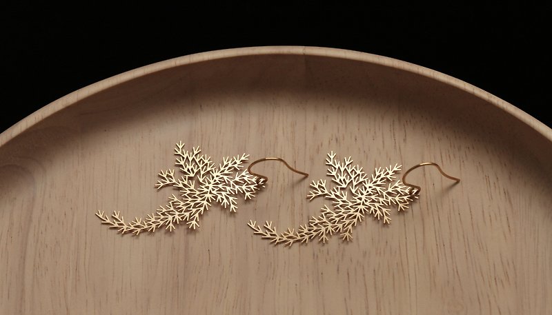 金水蕴草耳环 Waterweeds Earrings (Gold) - 耳环/耳夹 - 其他金属 金色