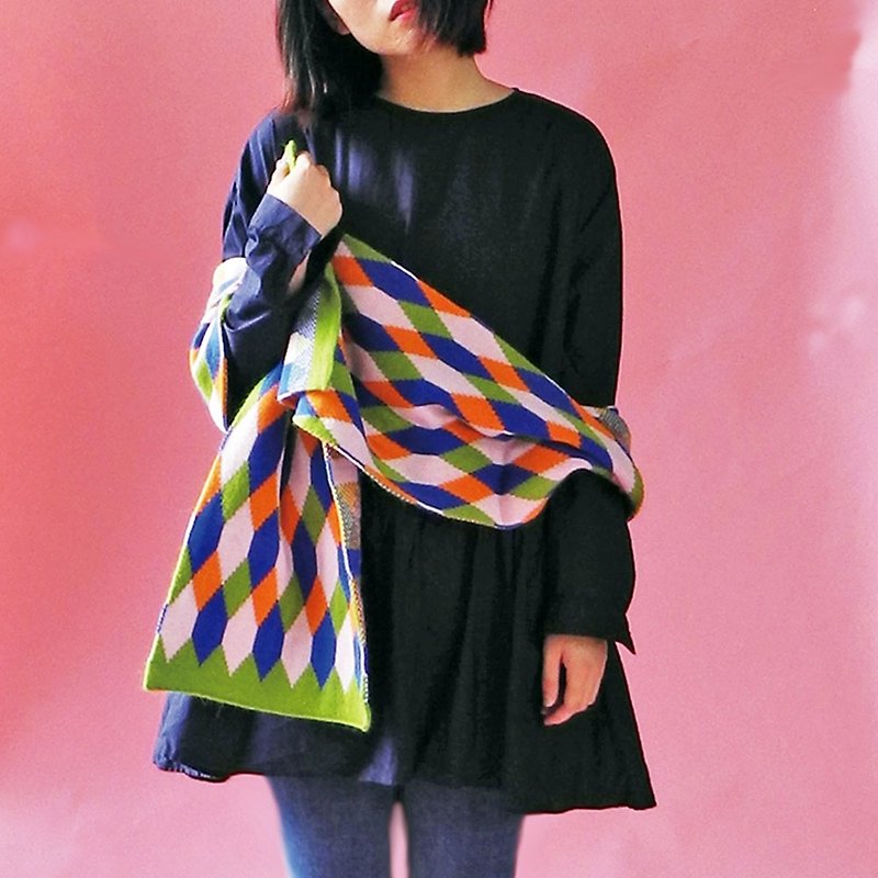 【双面使用】studio chiia *针织围巾-多彩菱格纹 - 丝巾 - 聚酯纤维 绿色