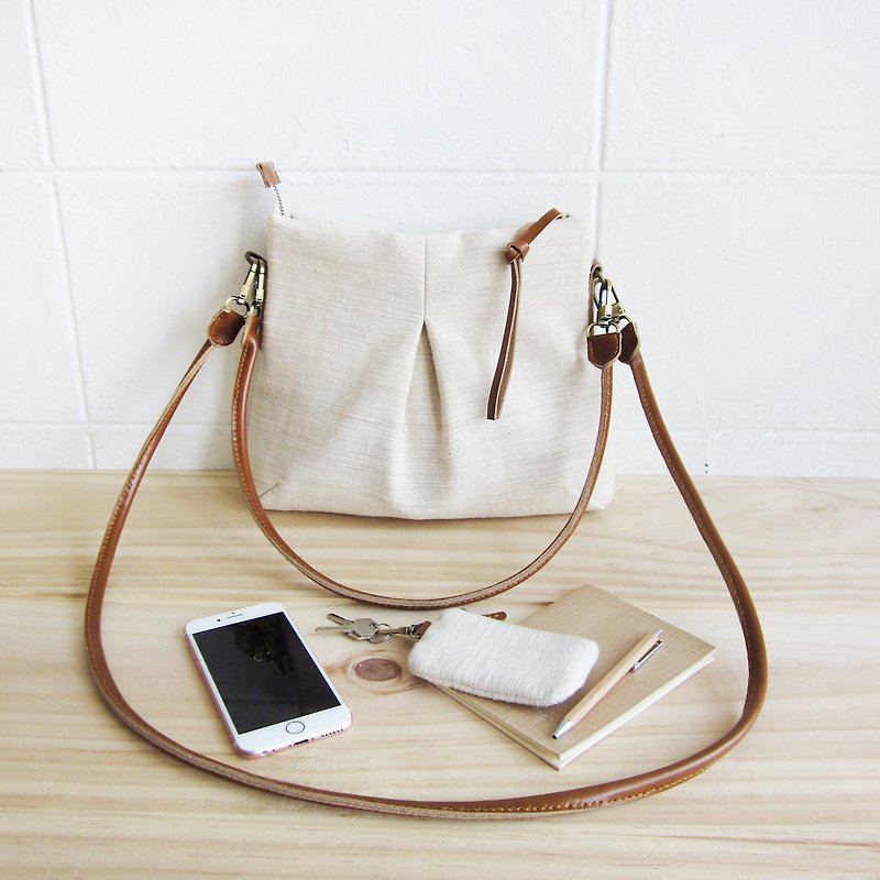 Goody Bag / Cross-body and Shoulder Midi Skirt Bags M and Coin Purses natural. - 侧背包/斜挎包 - 棉．麻 白色