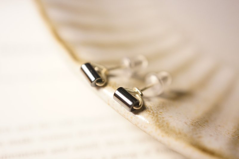 【黑胆石纯银耳环】 s925纯银耳针式耳环 - 耳环/耳夹 - 纯银 黑色