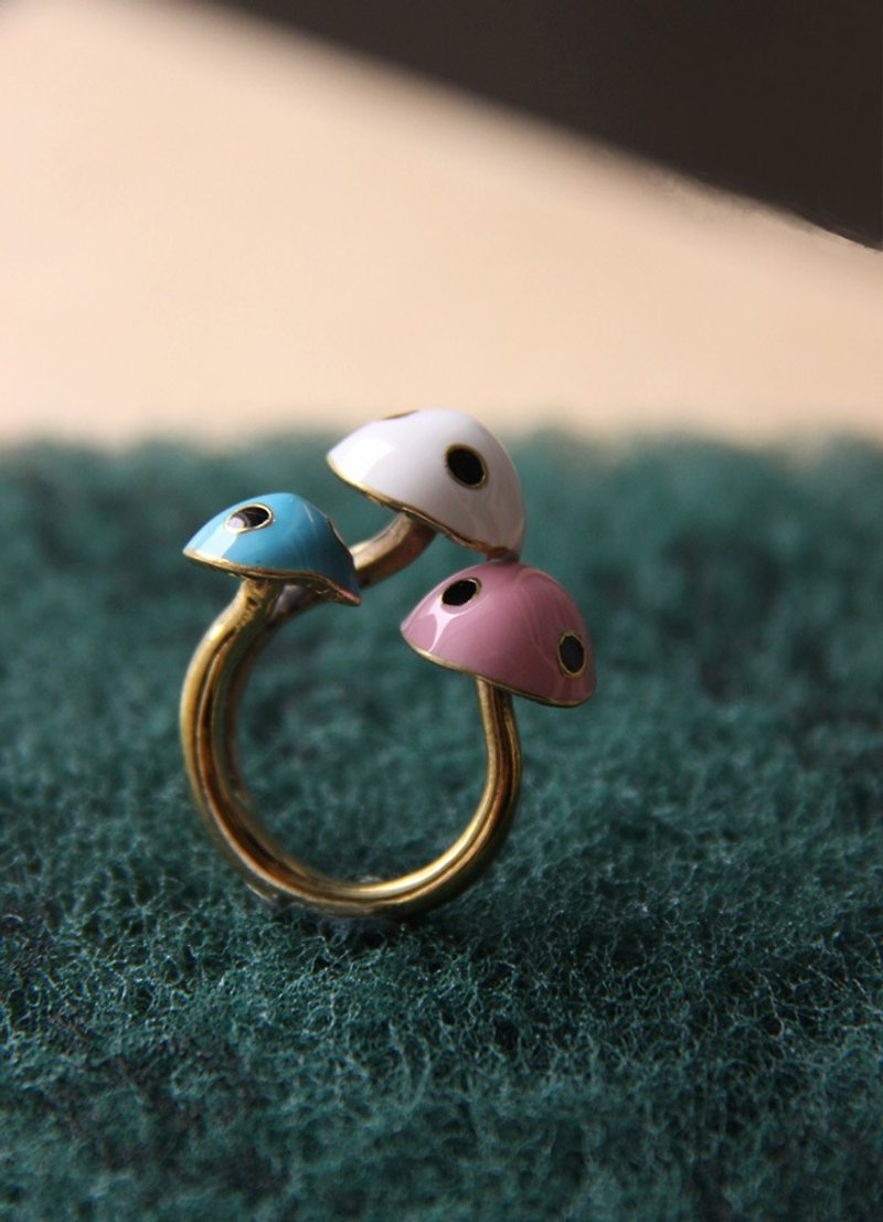 Mario Mushroom Ring by linen. - 戒指 - 其他金属 