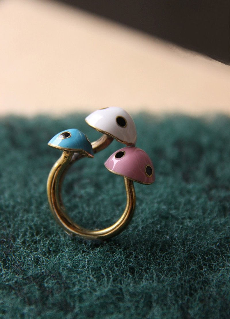 Mario Mushroom Ring by linen. - 戒指 - 其他金属 