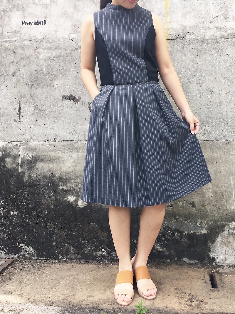 WB 小企领气质款灰色直条纹无袖套装洋装裙子 (MIT) - 洋装/连衣裙 - 聚酯纤维 灰色