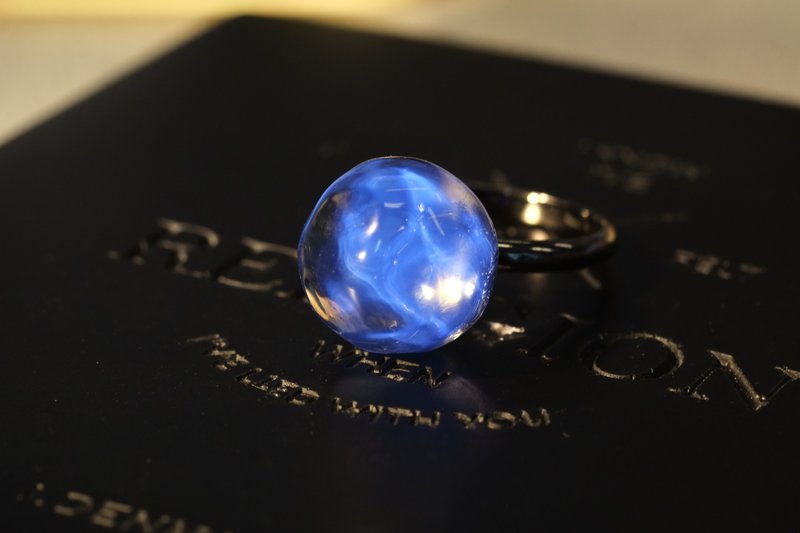 Crystal Bay (Ring: Blue) 晶.凝 (指环: 蓝) - 戒指 - 玻璃 蓝色