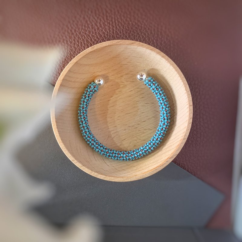 RAVA - 不锈钢开口湖蓝色串珠手链手镯 - 耳环/耳夹 - 其他材质 蓝色