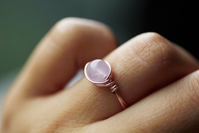 2月诞生石  6mm薰衣草紫晶玫瑰金铜线戒指 - 戒指 - 宝石 紫色