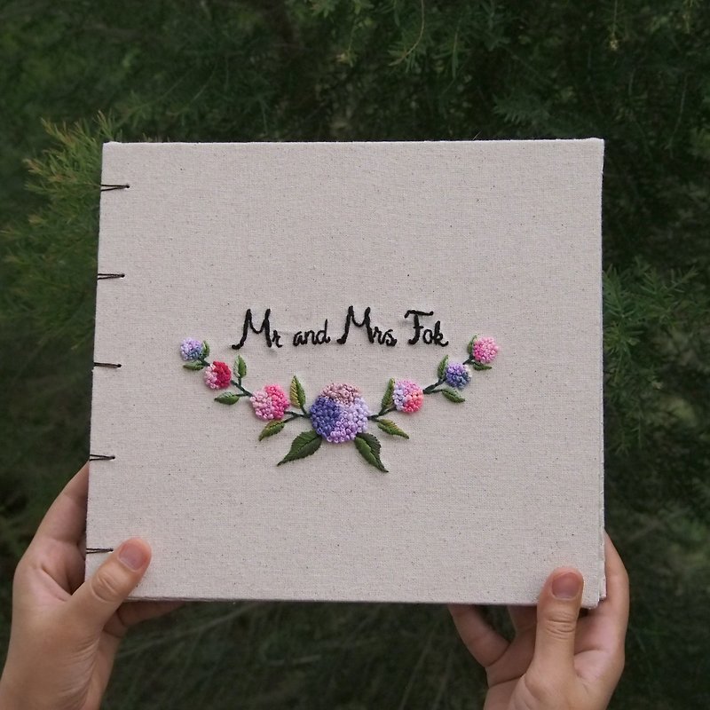 Wedding notebook Embroidery Hydrangea - 笔记本/手帐 - 棉．麻 白色