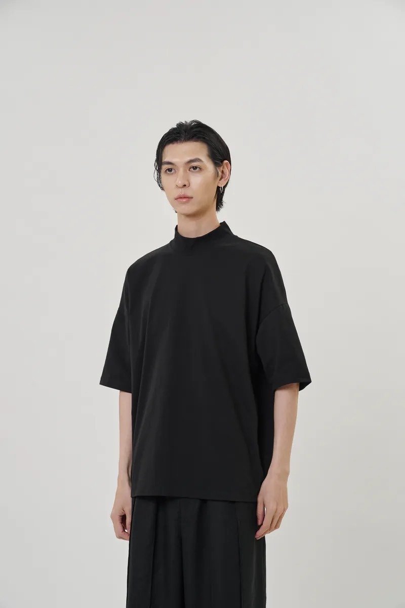 高领简约短TEE (黑) High Neck T-shirt - 男装上衣/T 恤 - 棉．麻 黑色