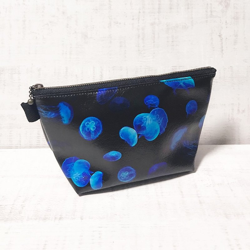 Pouch Jellyfish / Cosmetic pouch / accessory case / sea / Leather