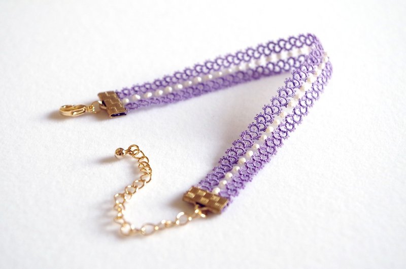 tatting lace and freshwater pearl bracelet・purple