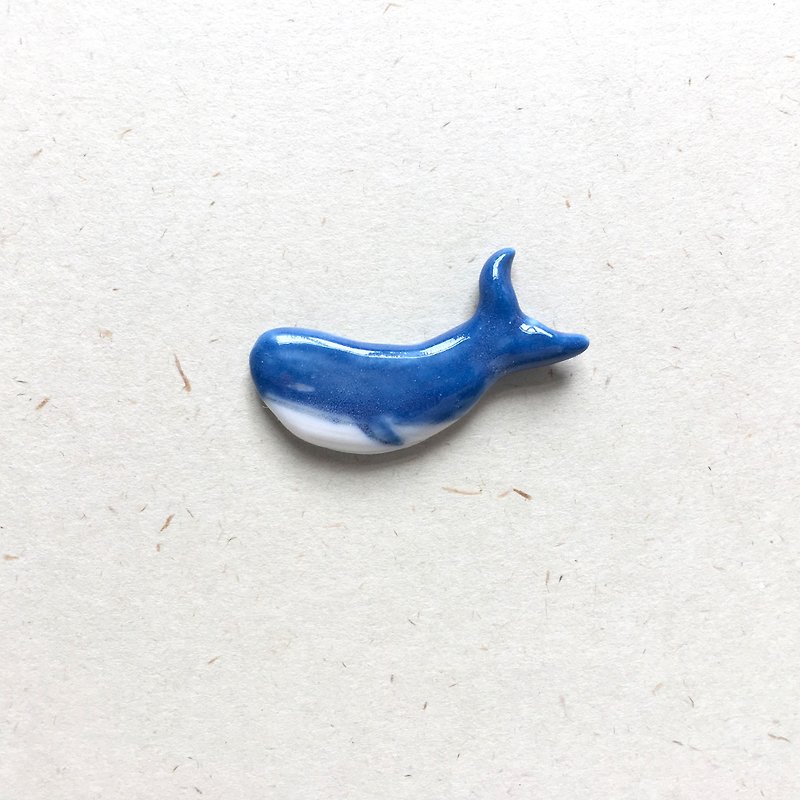 石下 / 深蓝色 海军蓝 鲸鱼 鲸鲨 水族馆 海洋生物陶瓷扣针 胸针 别针 - 胸针 - 瓷 蓝色