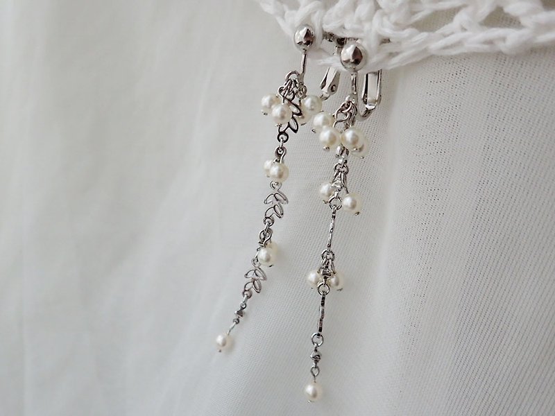 花草风　水晶珍珠　施华洛世奇元素　夹式 耳环 (一对) - 耳环/耳夹 - 玻璃 白色