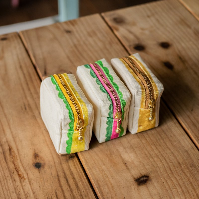 ひとくちのサンドイッチポーチ ver.1 - 化妆包/杂物包 - 棉．麻 白色