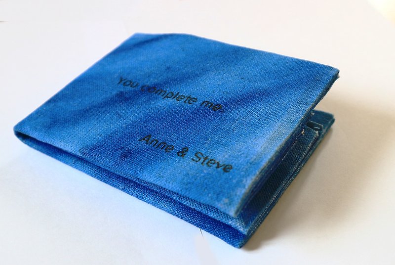 (情人节礼物预售中)手工染色宝石蓝横式短夹(可免费电烧英文字喔) - 皮夹/钱包 - 棉．麻 蓝色