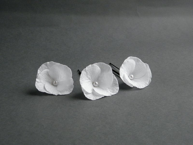 Hydrangea flowers hair pins White wedding hair clip - 发饰 - 其他材质 白色