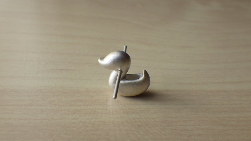 Duck Potty Earrings - 耳环/耳夹 - 其他金属 银色