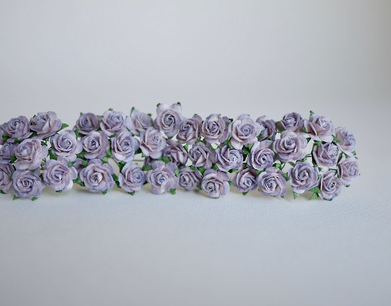纸花，100 件，供应玫瑰尺寸 1.5 厘米，淡紫色画笔颜色。 - 其他 - 纸 紫色