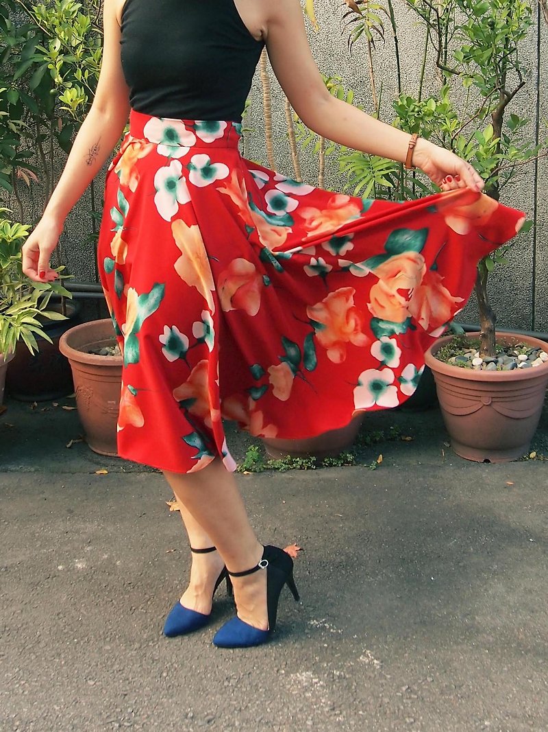 花朵圆舞曲─红色层次大圆裙 - 裙子 - 聚酯纤维 红色