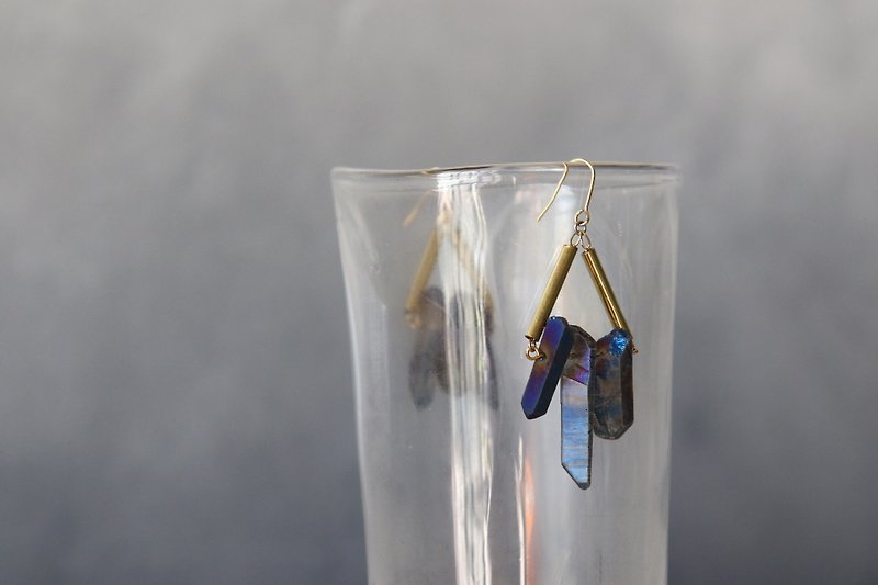 蓝水晶耳环   A - 【福利品】七折优惠 - 耳环/耳夹 - 铜/黄铜 金色
