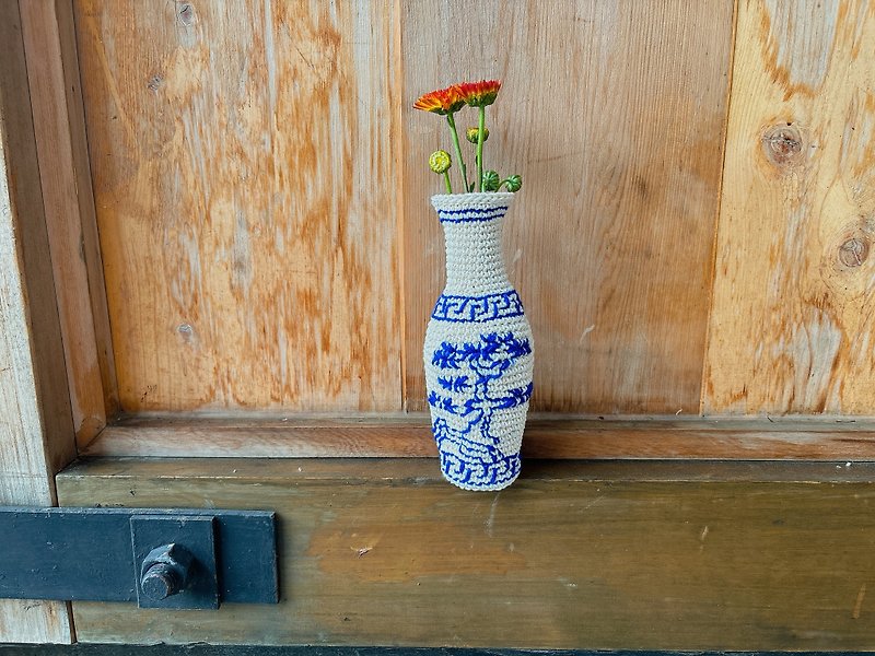 松树细颈瓶  青花瓷风 手织花器 - 花瓶/陶器 - 棉．麻 白色