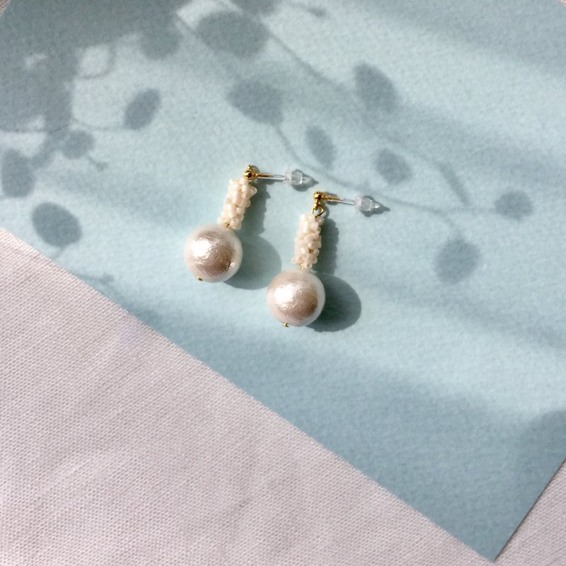 Earrings / Beads / White / Cottonpearl - 耳环/耳夹 - 其他材质 白色