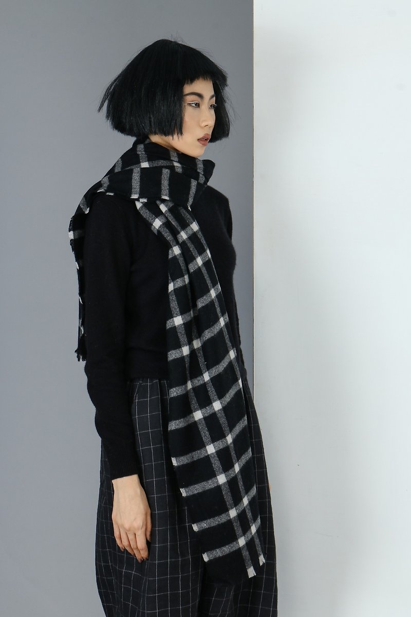 【现货】纯羊毛黑白格围巾 - 围巾/披肩 - 羊毛 黑色