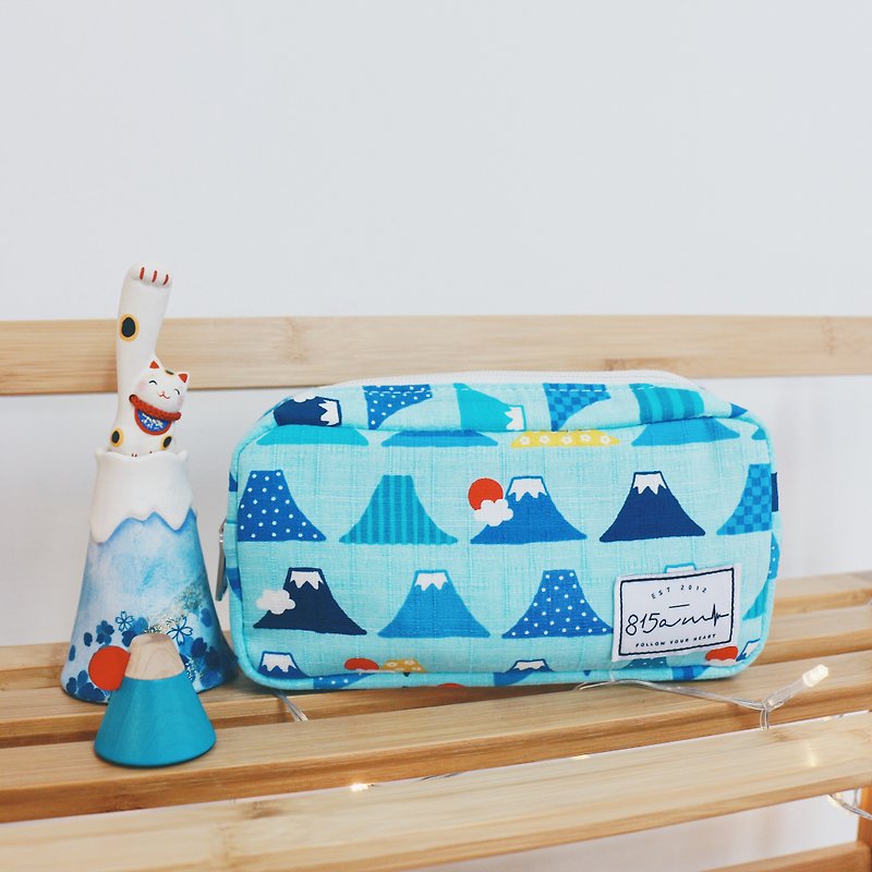 浅蓝彩色富士山 笔袋/化妆包  | 815a.m - 化妆包/杂物包 - 棉．麻 