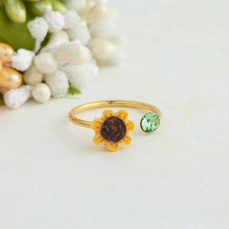つまみ細工の向日葵とスワロフスキーのリング - 戒指 - 棉．麻 黄色