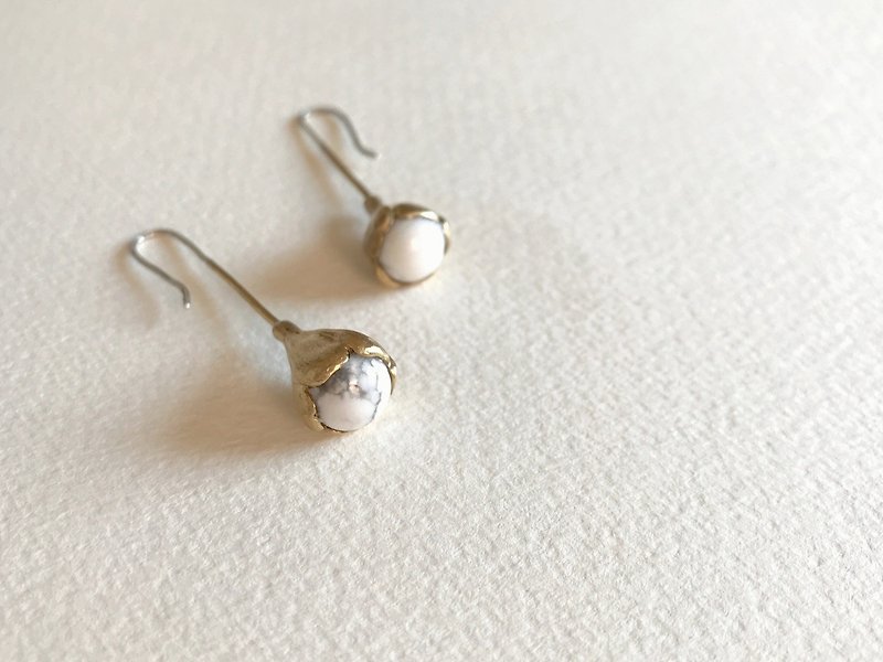 Bloom:pierced earrings(Brass×SV925) - 耳环/耳夹 - 其他金属 金色