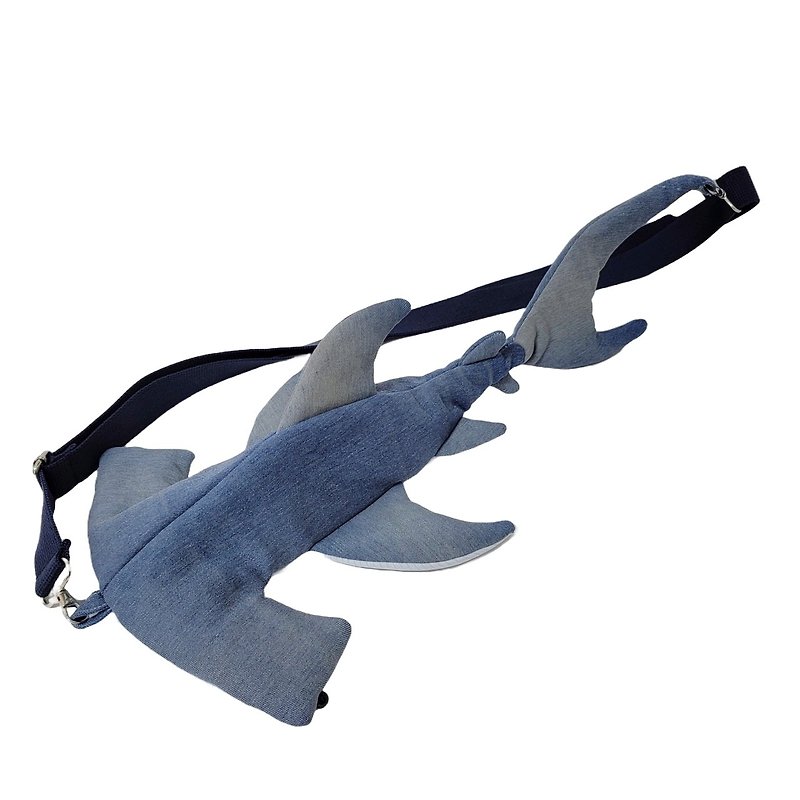 【锤头鲨侧肩包】环保/手工制作/永续循环商品 - 侧背包/斜挎包 - 其他材质 