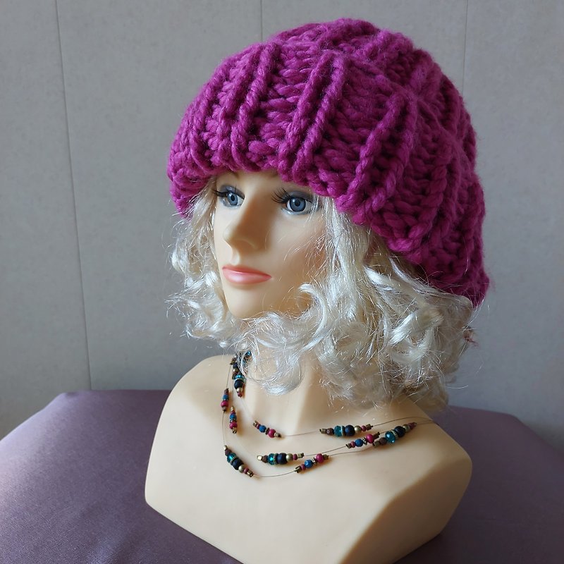 Bulky hat. Fuchsia color - 帽子 - 羊毛 粉红色