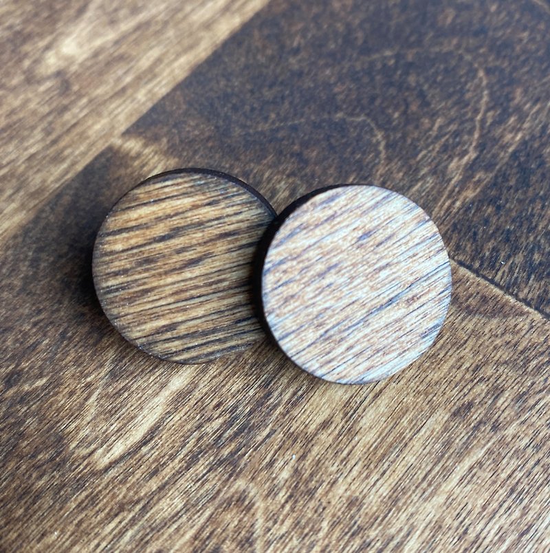 Round Wooden Earrings, Light Wooden Earrings, size 2 cm. - 耳环/耳夹 - 木头 多色