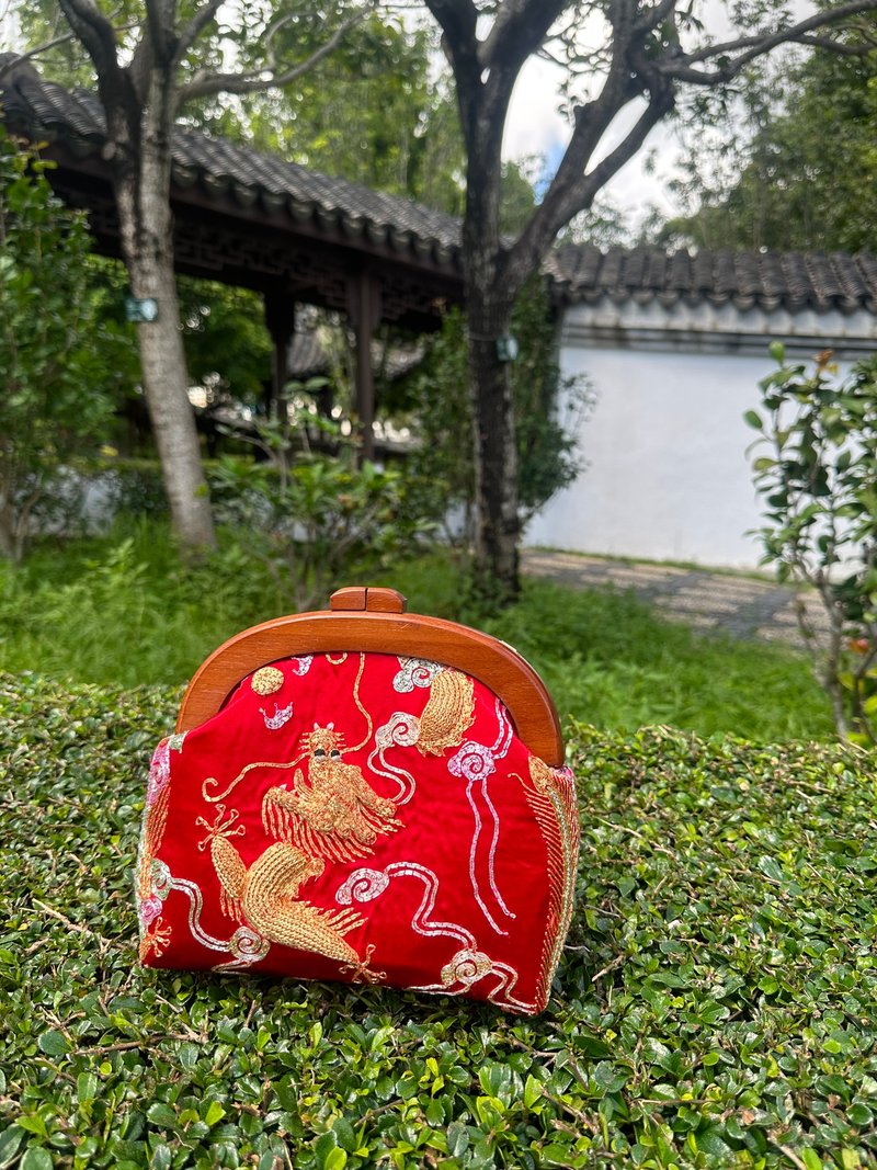 二手裙褂 龙凤木口金包 - 侧背包/斜挎包 - 其他材质 红色