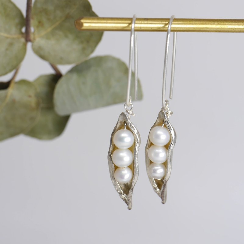 豌豆荚纯银珍珠耳环 - (可改无痛耳夹) - 耳环/耳夹 - 珍珠 银色