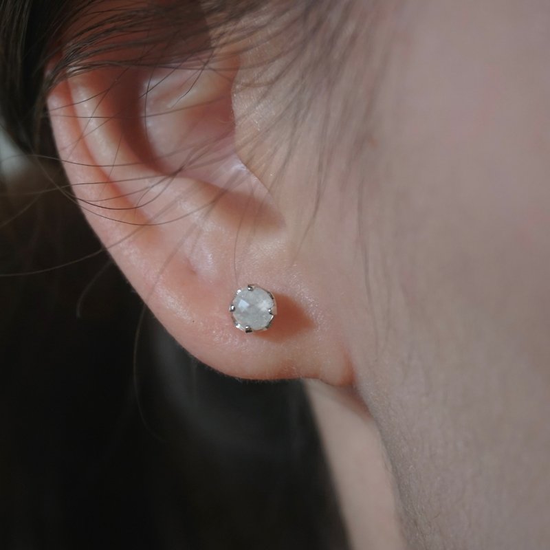 ll 4月诞生石 ll 4mm白水晶 - 925纯银耳针耳环 / 一对 附银耳扣 - 耳环/耳夹 - 半宝石 透明