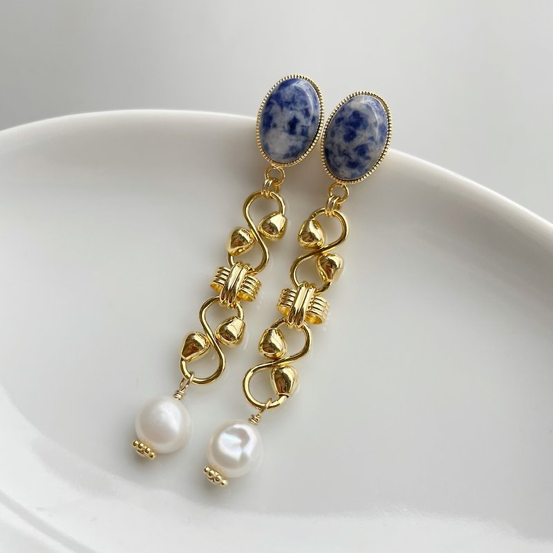 Marble blue chain earrings ピアス/イヤリング - 耳环/耳夹 - 半宝石 蓝色