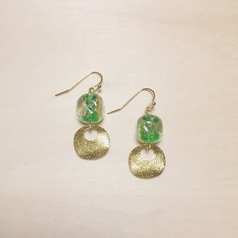 复古浅绿圆边方形金银箔琉璃耳环 - 耳环/耳夹 - 琉璃 绿色