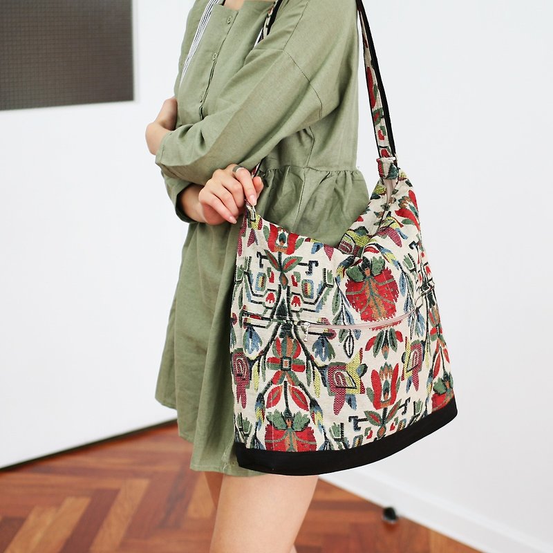 Bohemian handmade Messenger Bags  - 侧背包/斜挎包 - 其他材质 多色