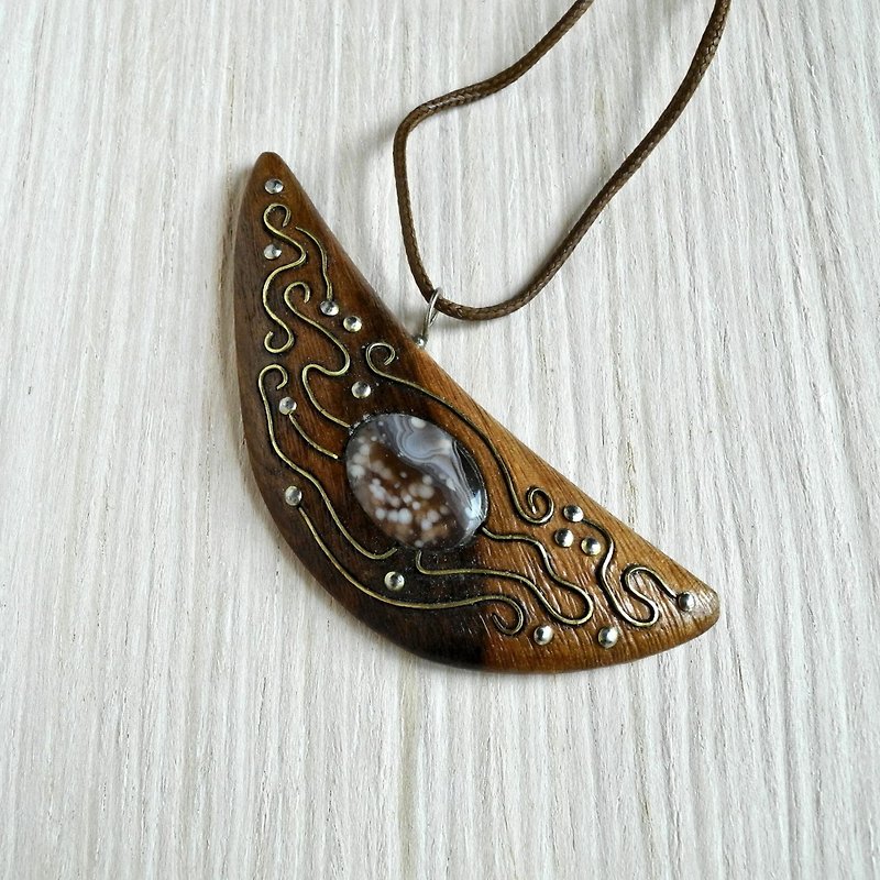Wooden pendant with agate - 项链 - 木头 多色